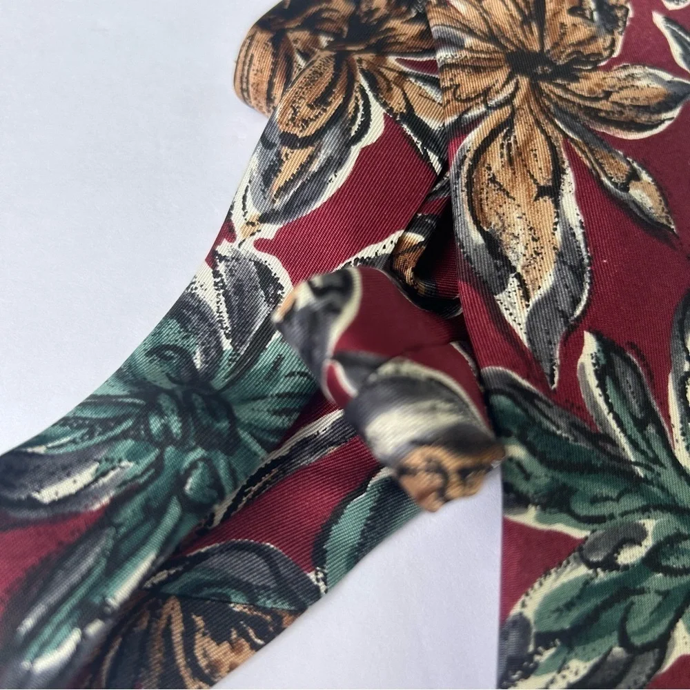 Givenchy Monsieur Men's classic colorful floral print all silk designer tie